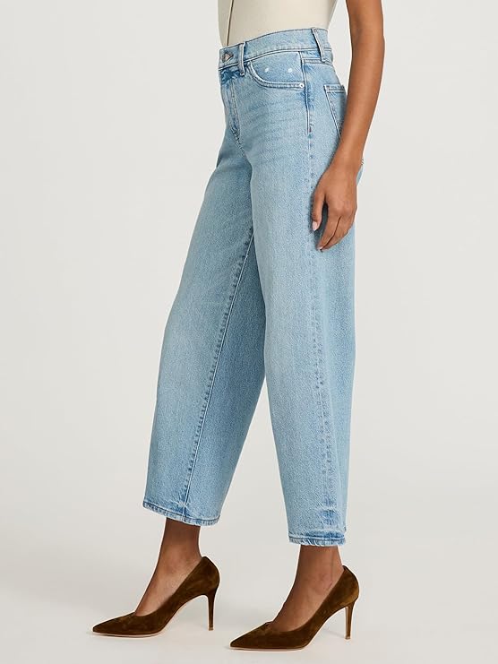 EXPRESS Women’s Wide-Leg Ankle Jeans – High Waisted Stretch Denim – Light Wash